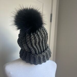 Chunky Knit Removable Pom Pom Beanie - Black